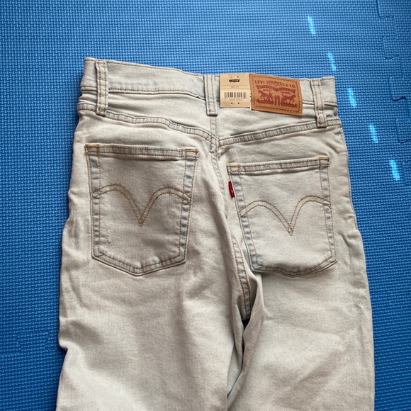 Levi's Women's Premium Ribcage Straight Ankle Jeans - Picture 5 of 5